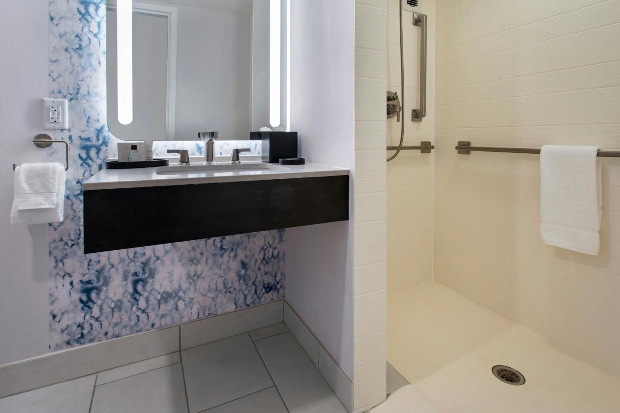 Westchester Marriott Таритаун Екстериор снимка