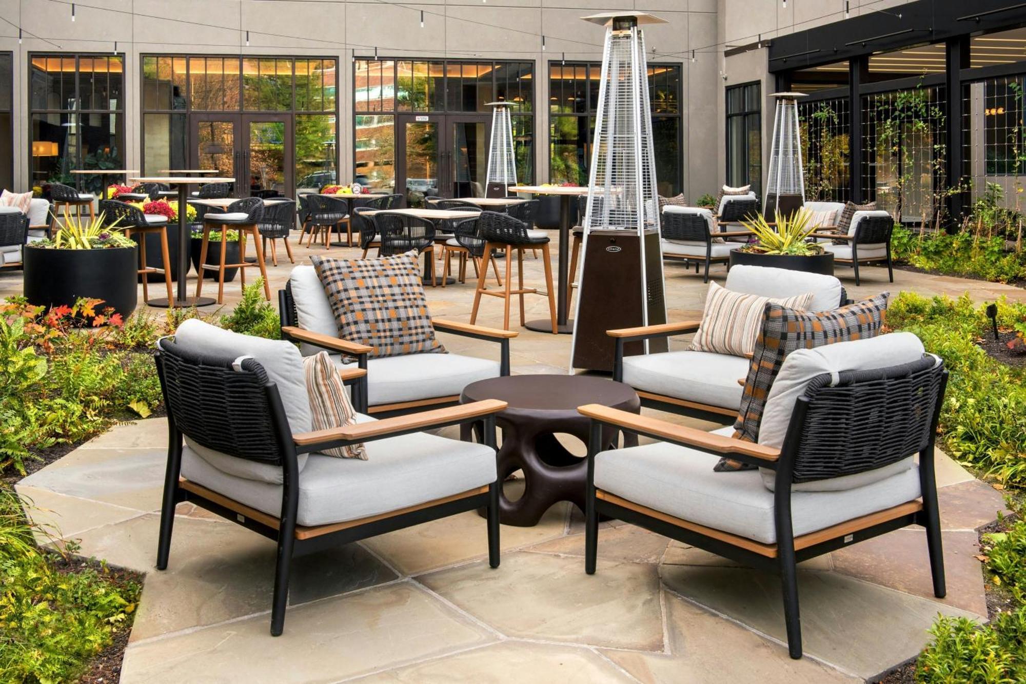 Westchester Marriott Таритаун Екстериор снимка